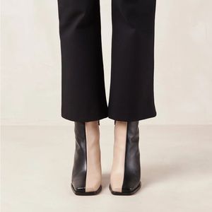 Alohas - South Bicolor - Black and Beige Leather Boots